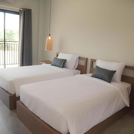 Yellow Moon Hotel Pattaya Bagian luar foto