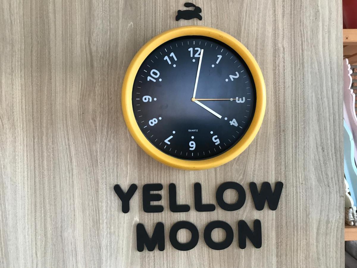 Yellow Moon Hotel Pattaya Bagian luar foto