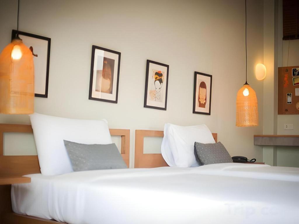 Yellow Moon Hotel Pattaya Bagian luar foto
