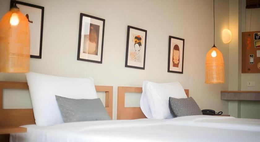 Yellow Moon Hotel Pattaya Bagian luar foto