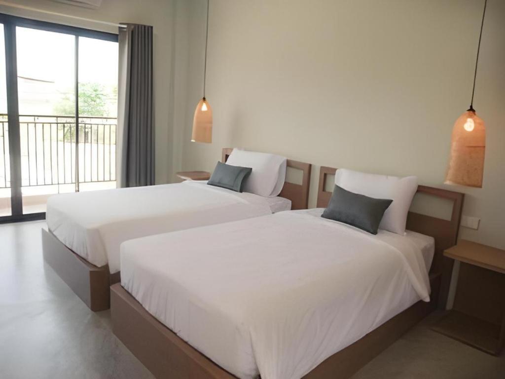 Yellow Moon Hotel Pattaya Bagian luar foto