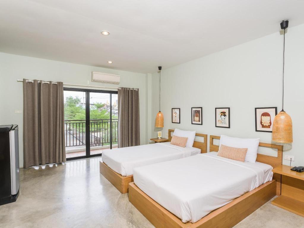 Yellow Moon Hotel Pattaya Bagian luar foto